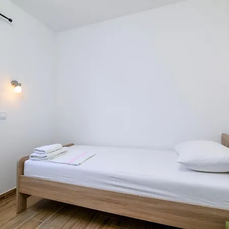 With Parking Space Premantura, Medulin - 2228 普莱曼图拉
